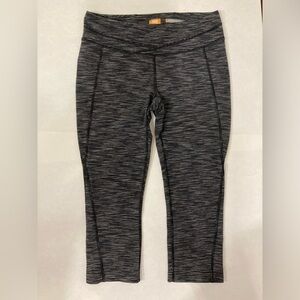 Bundle - Lucy Hatha capri leggings black/gray space dye size M powerma…